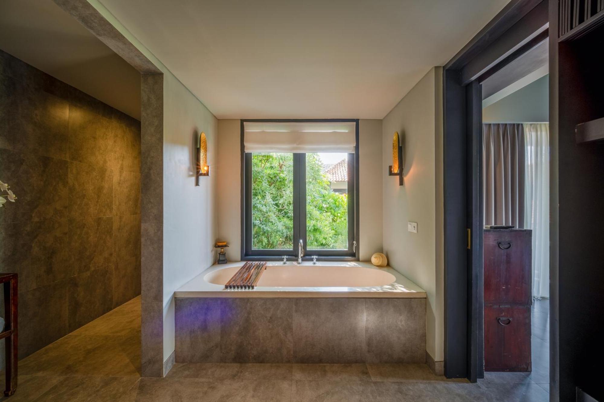 De Suma - Fully Staffed Luxury Villa, Walk To The Beach! *