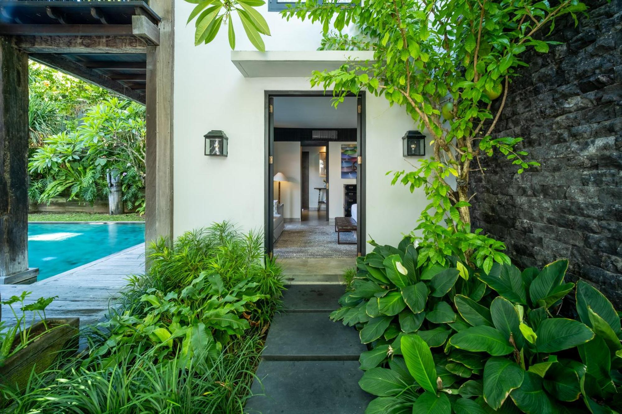 De Suma - Fully Staffed Luxury Villa, Walk To The Beach! Seminyak