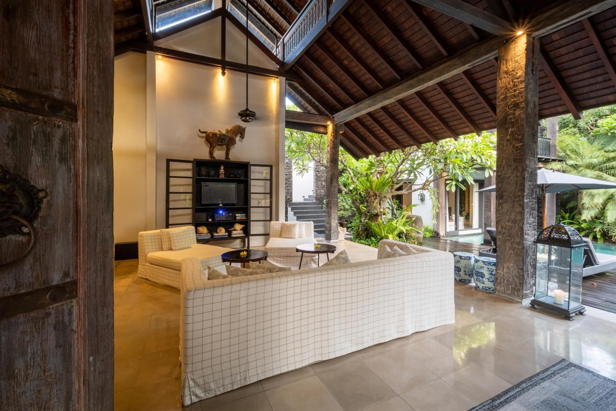 De Suma - Fully Staffed Luxury Villa, Walk To The Beach! Seminyak