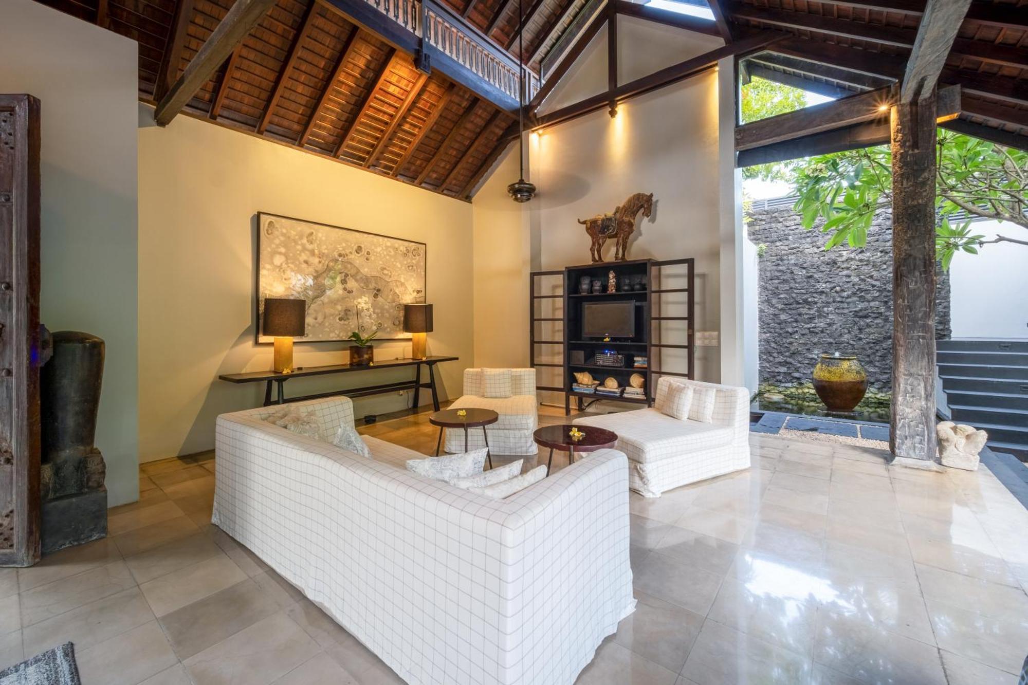 De Suma - Fully Staffed Luxury Villa, Walk To The Beach! * Seminyak