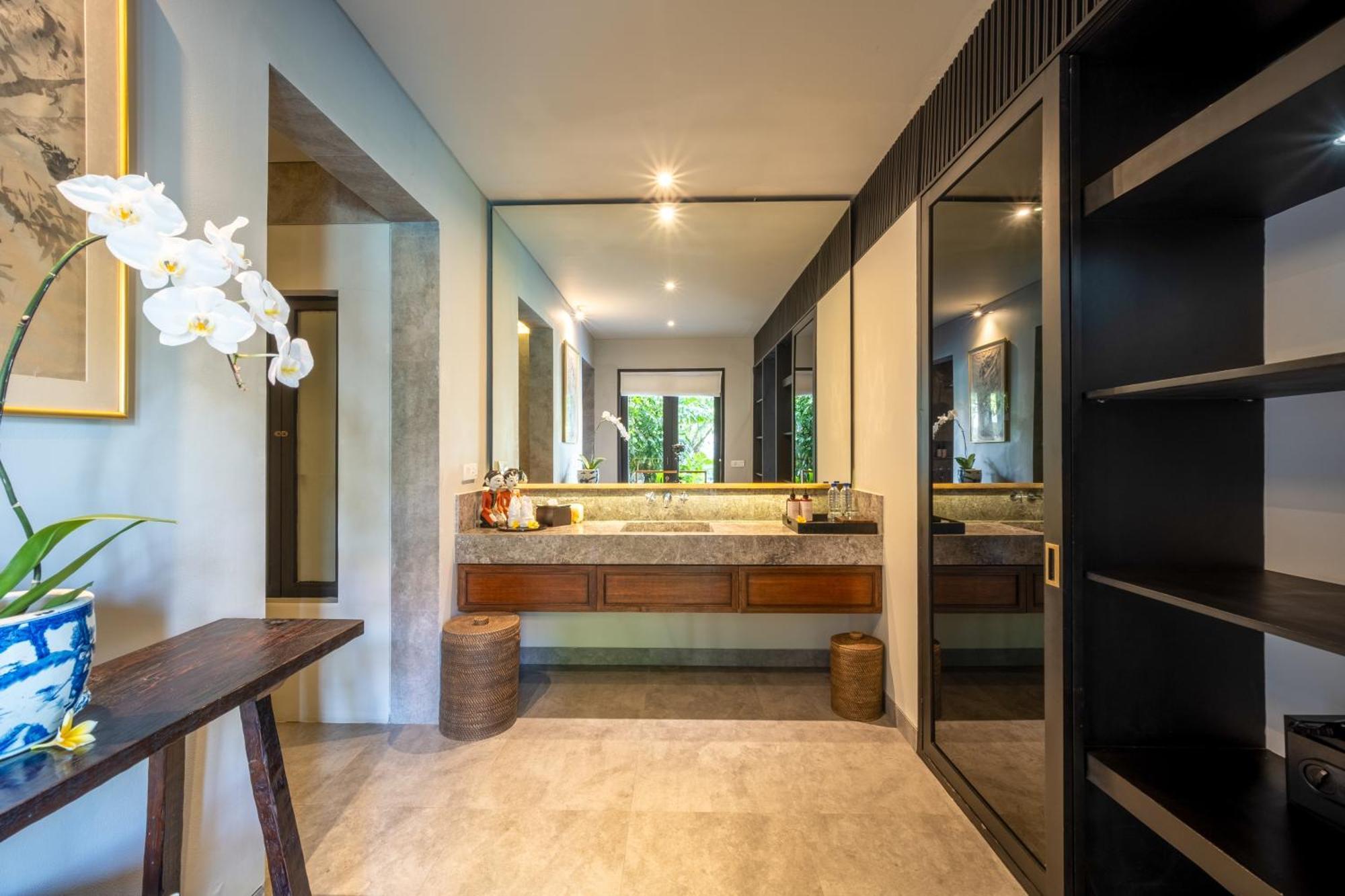 Villa De Suma - Fully Staffed Luxury Villa, Walk To The Beach!