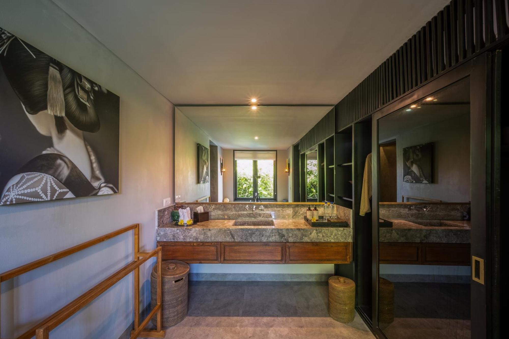 Villa De Suma - Fully Staffed Luxury Villa, Walk To The Beach! *