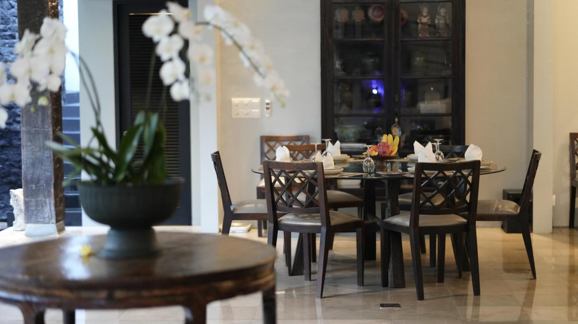 De Suma - Fully Staffed Luxury Villa, Walk To The Beach! Villa