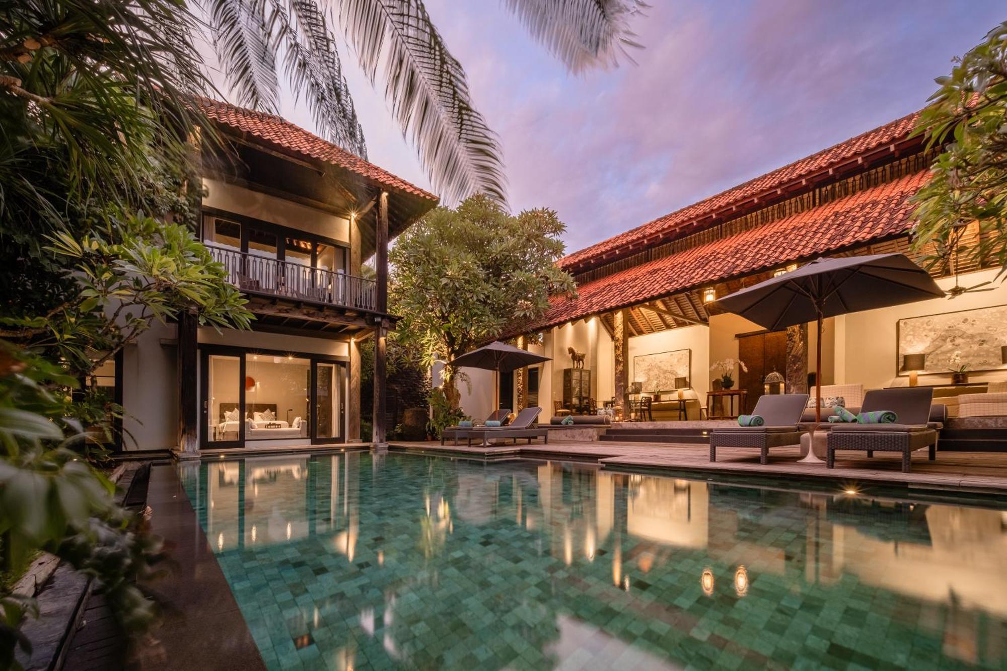 Villa De Suma - Fully Staffed Luxury Villa, Walk To The Beach!