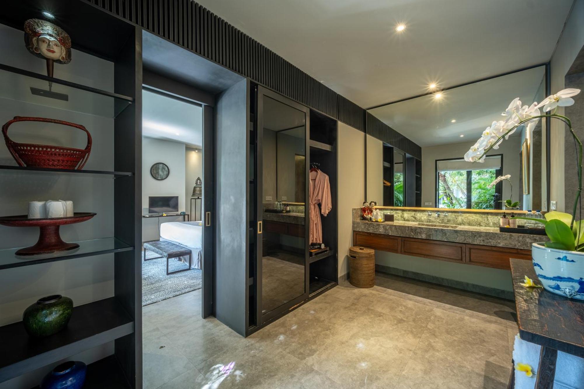 Villa De Suma - Fully Staffed Luxury Villa, Walk To The Beach! *