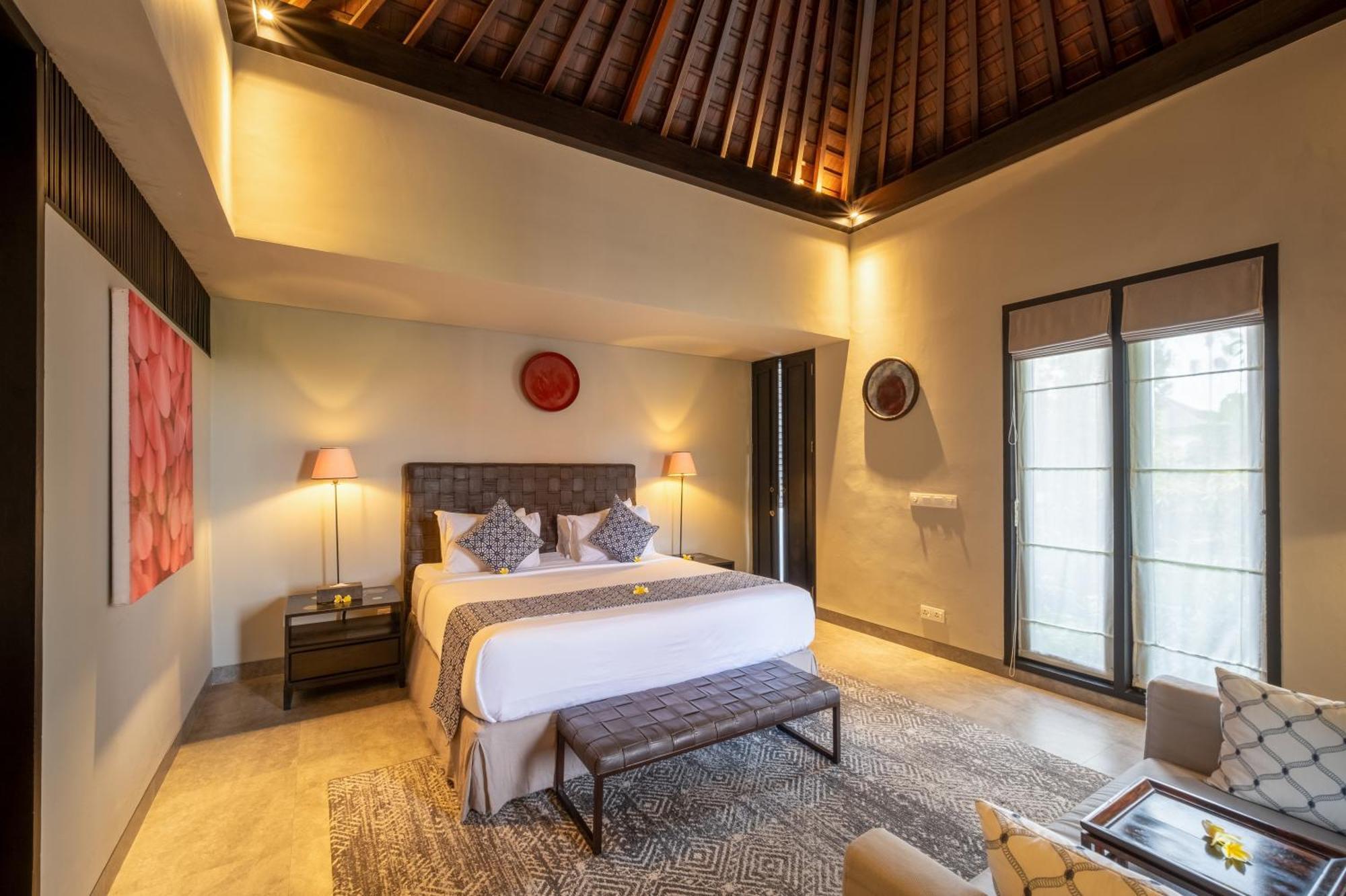 De Suma - Fully Staffed Luxury Villa, Walk To The Beach! *