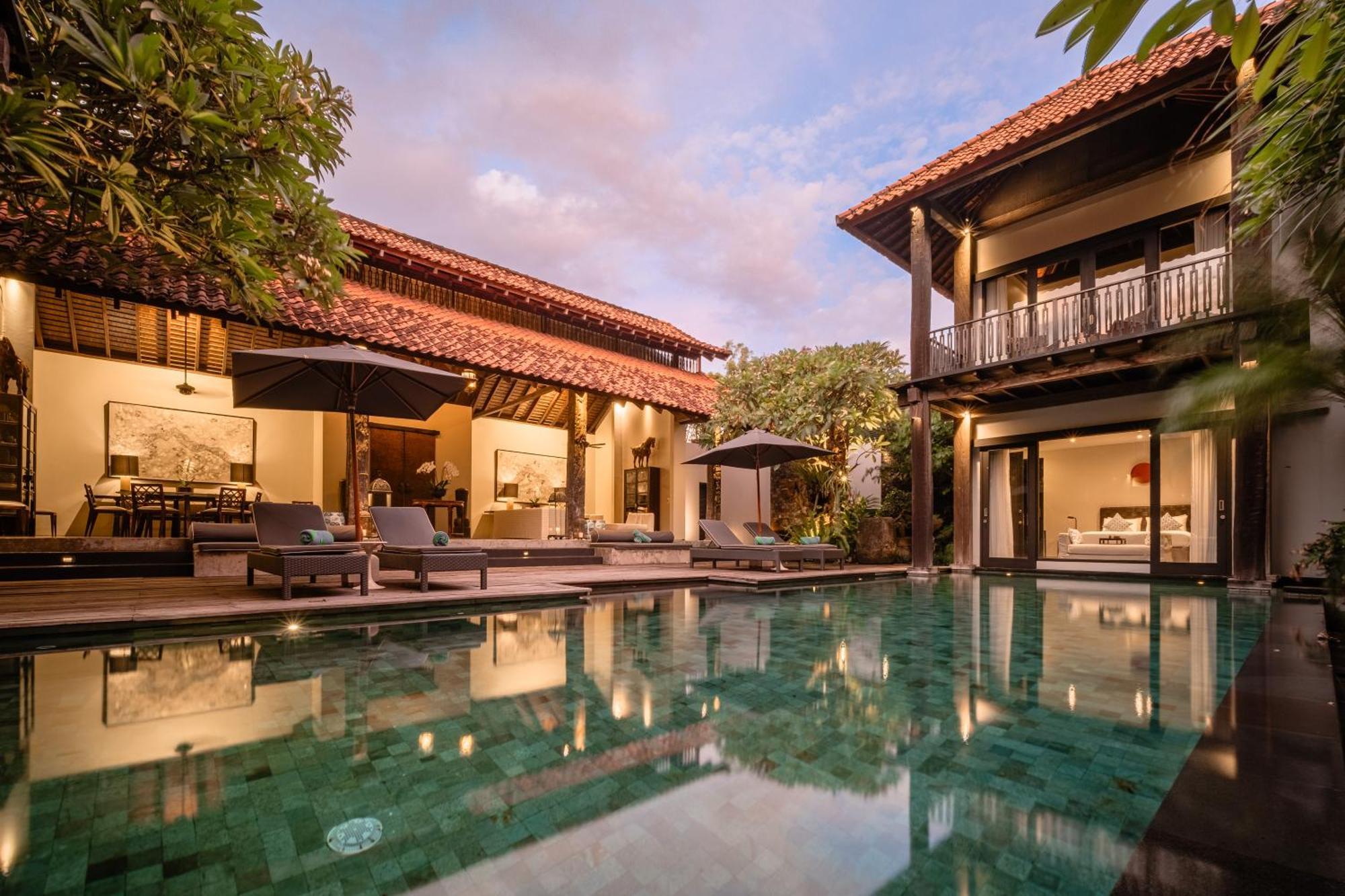 De Suma - Fully Staffed Luxury Villa, Walk To The Beach! *