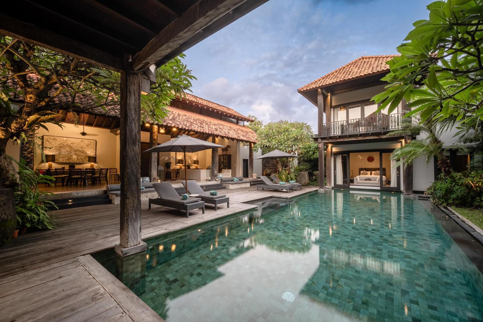 Villa De Suma - Fully Staffed Luxury Villa, Walk To The Beach!